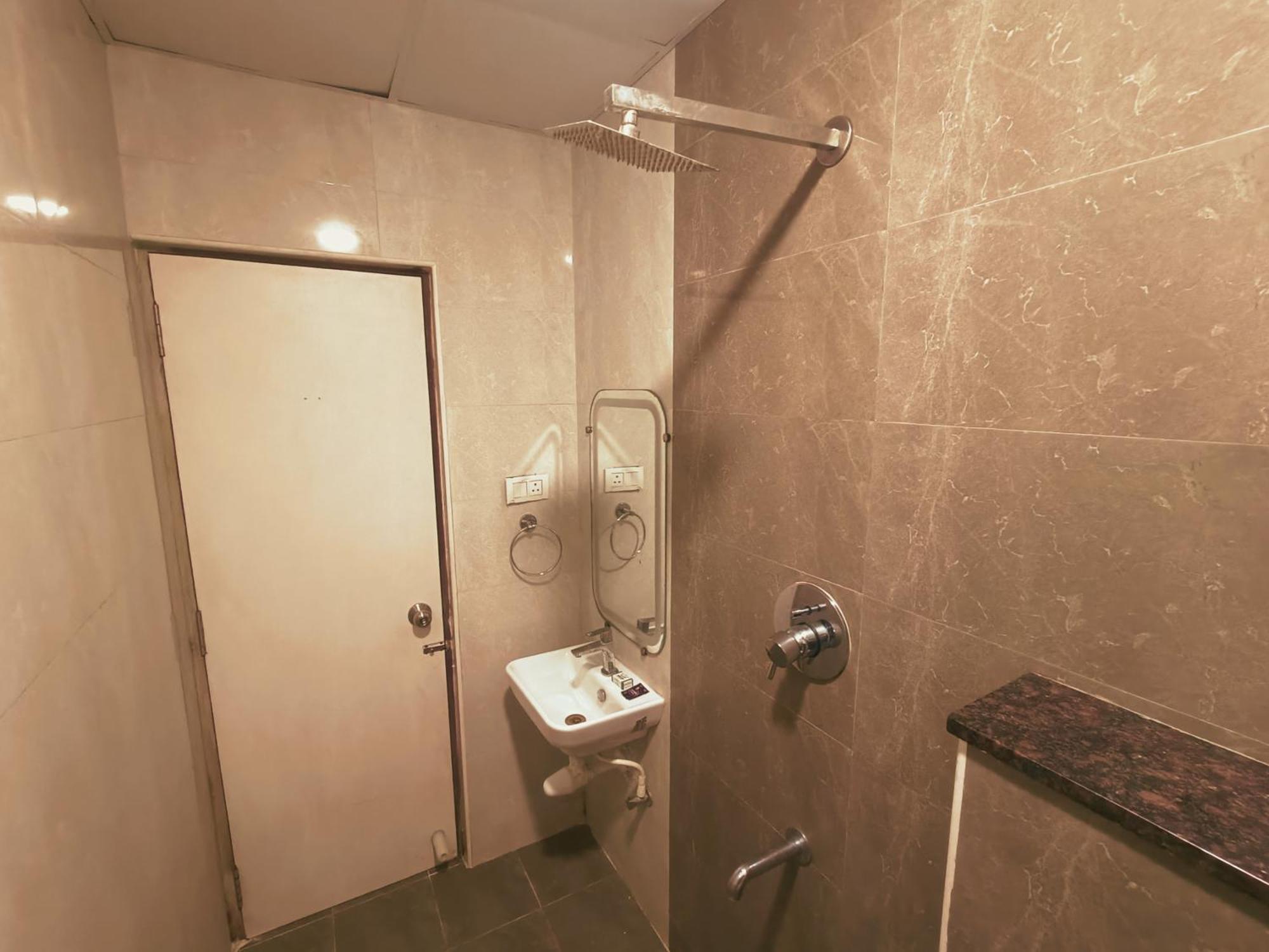 Mrv Inn Triplicane Csennai Kültér fotó